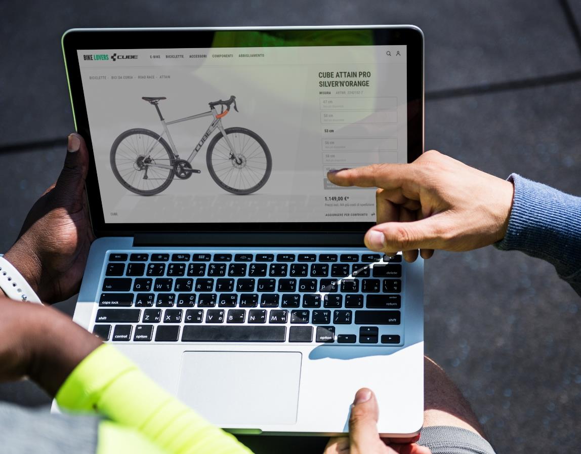 Laptop Mockup Produktdetailseite Online Shop Cube Bike Lover