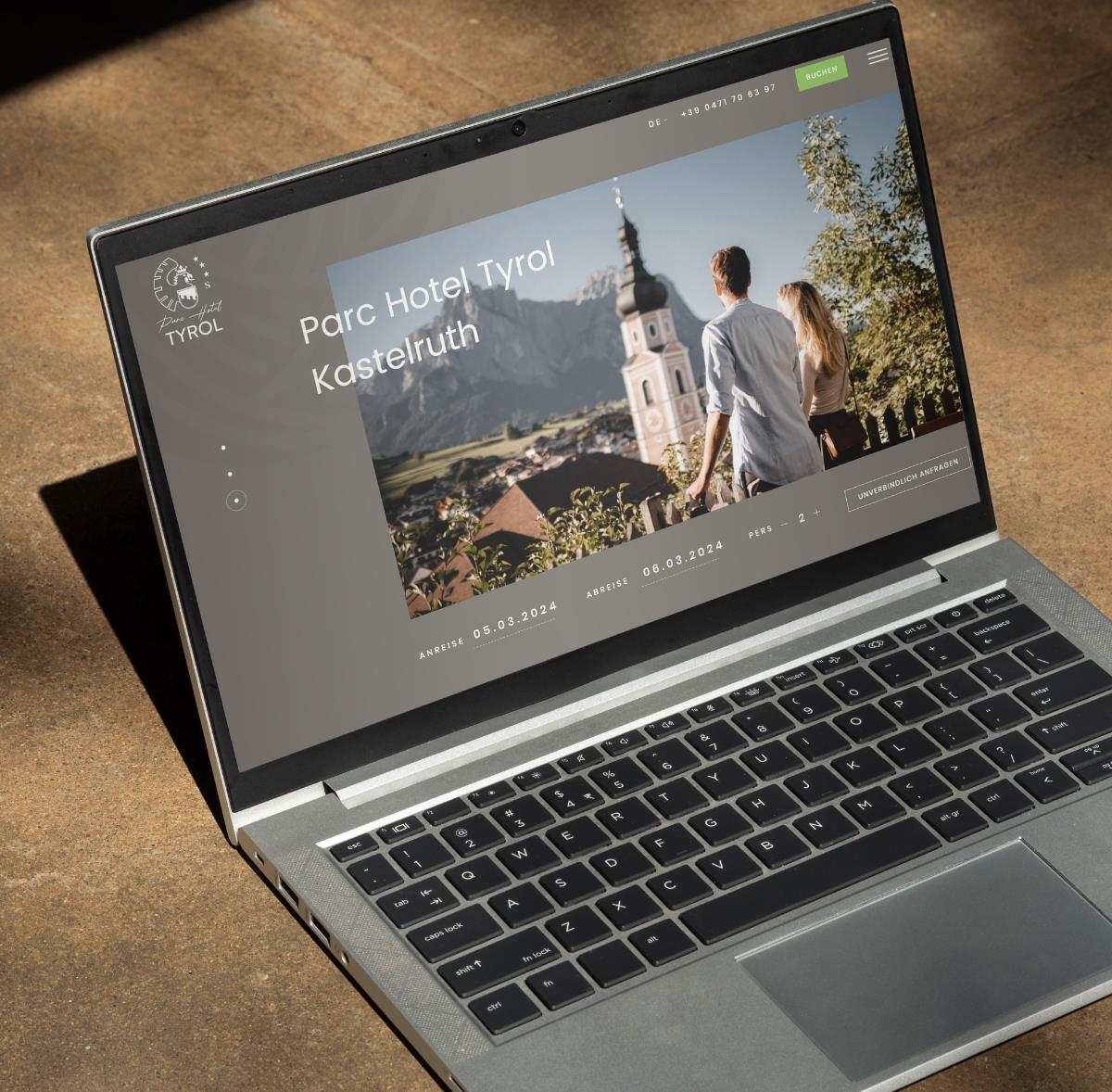 Laptop Mockup Starseite Parc Hotel Tyrol Kastelruth